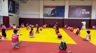 Van'da Yaz Spor Okulları Kapsamında Judo Kursu Devam Ediyor