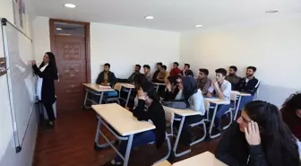 Van'da Ücretsiz Kurslardan 819 Öğrenci Üniversiteye Yerleşti