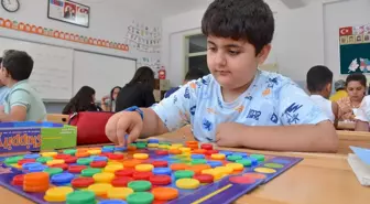 Van'da çocuklar yaz tatilini okullardaki etkinliklerle değerlendiriyor