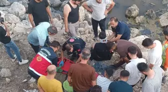 Van'da Erçek Gölü'ne Devrilen Otomobilde 3 Yaralı