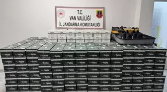 Van'ın Başkale ilçesinde 799 çift kaçak ayakkabı ele geçirildi