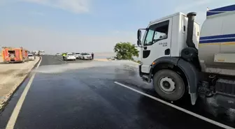 Muradiye'de Minibüs ve Otomobil Çarpıştı: 14 Yaralı
