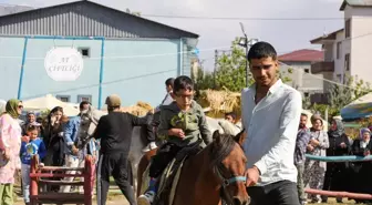 Van'da Özel Gereksinimli Çocuklar İçin Ata Bindi Etkinliği Düzenlendi
