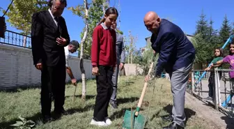 Van'da Yeşil Vatan Projesi Kapsamında Fidan Dikim Etkinliği Gerçekleştirildi
