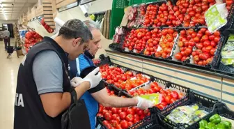 Van'da Marketlere Denetim: Tarihi Geçmiş Ürünler Tespit Edildi