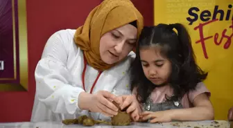 Van Kültür Yolu Festivalinde Çocuklara Sanat Atölyesi