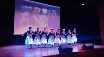 Vezirköprü'de Türk Halk Oyunları Gösterisi Düzenlendi