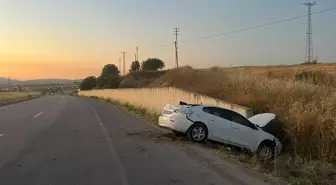 Vezirköprü'de Alkollü Sürücü Devrilen Otomobiliyle Ağır Yaralandı