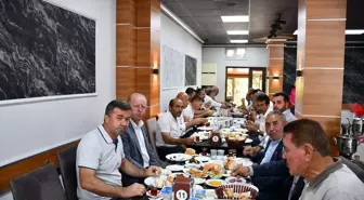 Vezirköprü Muhtarlar Derneği'nden Yerel Yönetimlerle İş Birliği Toplantısı