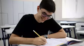 Samsun Final Fen Lisesi Öğrencisi Atakan Demir, YKS YDT'de Türkiye 5'incisi Oldu