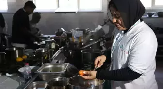 Yabancı öğrenciler, Yunus Emre Enstitüsünün yaz okulunda yöresel yemeklerini tanıttı