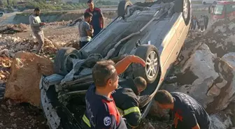 Hatay'da Devrilen Otomobilin Sürücüsü Yaralandı