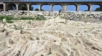 Gediz Nehri'nde Kuraklık Tehlikesi: Baraj Su Seviyeleri Kritik Durumda