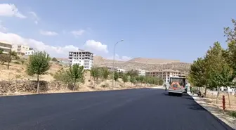 Mardin Yeşilli'de Asfalt Serim Çalışmaları Başladı
