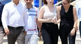 CHP Genel Başkanı Özgür Özel, Nehir Zeyrek'i Sınav Günü Yalnız Bırakmadı