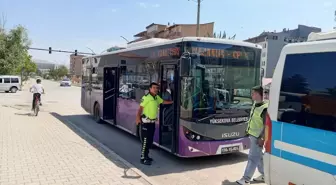 Yüksekova'da Trafik Denetimi: Sürücüler Bilgilendirildi
