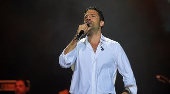 Yunan Sanatçı Konstantinos Argiros, Türkiye'de İlk Konserini Verdi