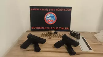 Manisa'da Ruhsatsız Tabancalarla İki Şüpheli Gözaltına Alındı