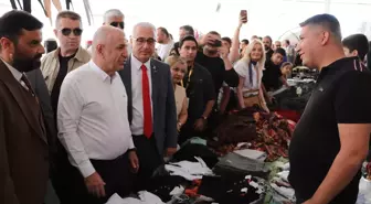 Ümit Özdağ, Gaziantep'te Semt Pazarını Ziyaret Etti