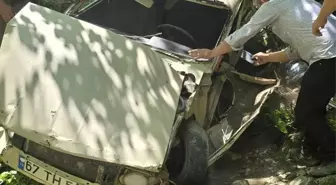 Zonguldak'ta Şarampole Devrilen Otomobilde 3 Yaralı