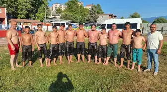 Yağlı Güreşçiler Alaplı'da Hazırlık Yapıyor