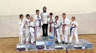 Eğirdirli Minik Taekwondo Sporcuları Şampiyonada Madalyalara Doydu