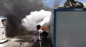 Elbistan'daki Konteyner Kentte Yangın Çıktı