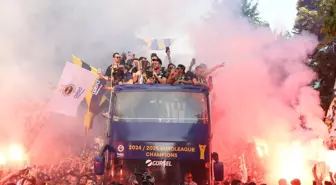 Unutulmaz anlar! Fenerbahçe Euroleague şampiyonluğunu taraftarıyla kutladı