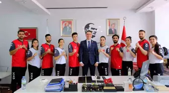 İşitme Engelliler Taekwondo Milli Takımı'ndan Federasyon Başkanı'na Ziyaret