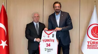 Vali Davut Gül, Hidayet Türkoğlu'nu Ziyaret Etti