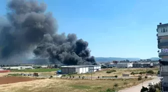 İzmir Torbalı'da Plastik Sandalye Fabrikasında Yangın