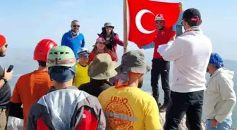 Kırşehirli Dağcılar Dedegöl Zirvesi'ne Tırmandı