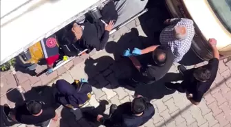 Küçükçekmece'de Silahlı Saldırı: 19 Yaşındaki Genç Yaralandı