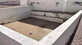 Hacı Adayları Cennetü'l Mualla Kabristanı'nı Ziyaret Ediyor