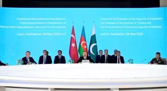 Aliyev: 'PKK terör örgütünün silah bırakma kararı, Türkiye devletinin gücünün bir göstergesidir'
