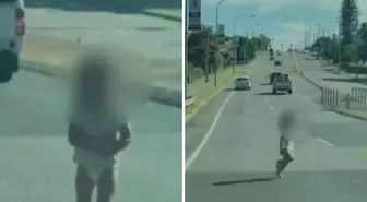 Aniden otoyola çıkan üç yaşındaki çocuk yürekleri ağızlara getirdi