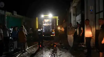 Ayvalık'ta Gözlük Üretim Fabrikasında Yangın Çıktı