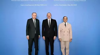 Cumhurbaşkanı Erdoğan, Aliyev ve Şerif ile aile fotoğrafı çektirdi