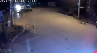 Sapanca'da Drift Yapan Araç Ağaca Çarptı: 3 Yaralı