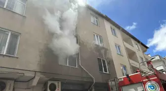 Tekirdağ'da Konut Yangını Paniğe Neden Oldu, 5 Kişi Hastaneye Kaldırıldı