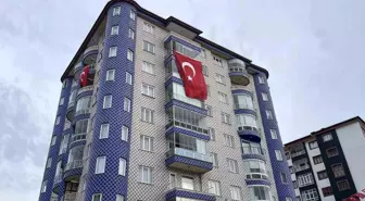 Sivas'a şehit ateşi düştü, baba ocağına Türk bayrağı asıldı