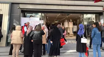 Sivas'ta İhtiyaç Sahibi Çocuklara Kurban Bayramı Öncesi Giyim Desteği