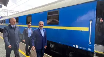 Bakan Fidan, trende gazetecilerin sorularını cevapladı
