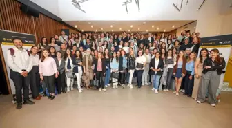 Binance TR Teknolojide Kadın Akademisi İzmir'de 200 Kadınla Buluştu