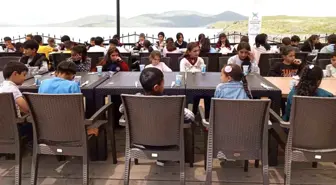 Bulanık'ta öksüz ve yetim çocuklar sevindirildi