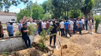 4 Yaşındaki Enes Çelebi Kamyonetin Altında Kalarak Hayatını Kaybetti
