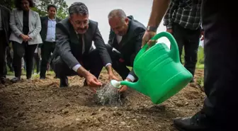 Hakkari'de Fide Dağıtım Etkinliği: Vali Ali Çelik'ten Tarım Destekleme Mesajı