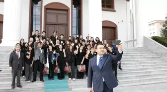 Kütahya İstihdam ve Kariyer Fuarı'nda Gençlere Kariyer Rehberliği