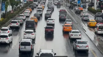 Ankara'da Sağanak Yağış Hayatı Olumsuz Etkiledi