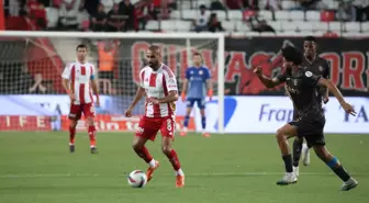 Trabzonspor, Antalyaspor'u 2-0 ile Geçerek Lige Galibiyetle Veda Etti